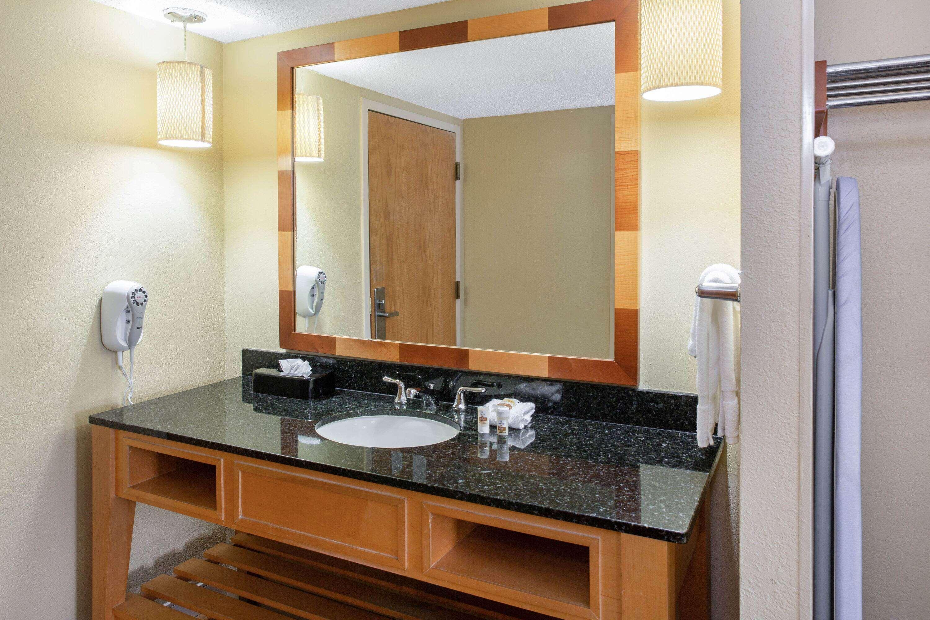 La Quinta By Wyndham Sarasota Downtown Hotel Luaran gambar